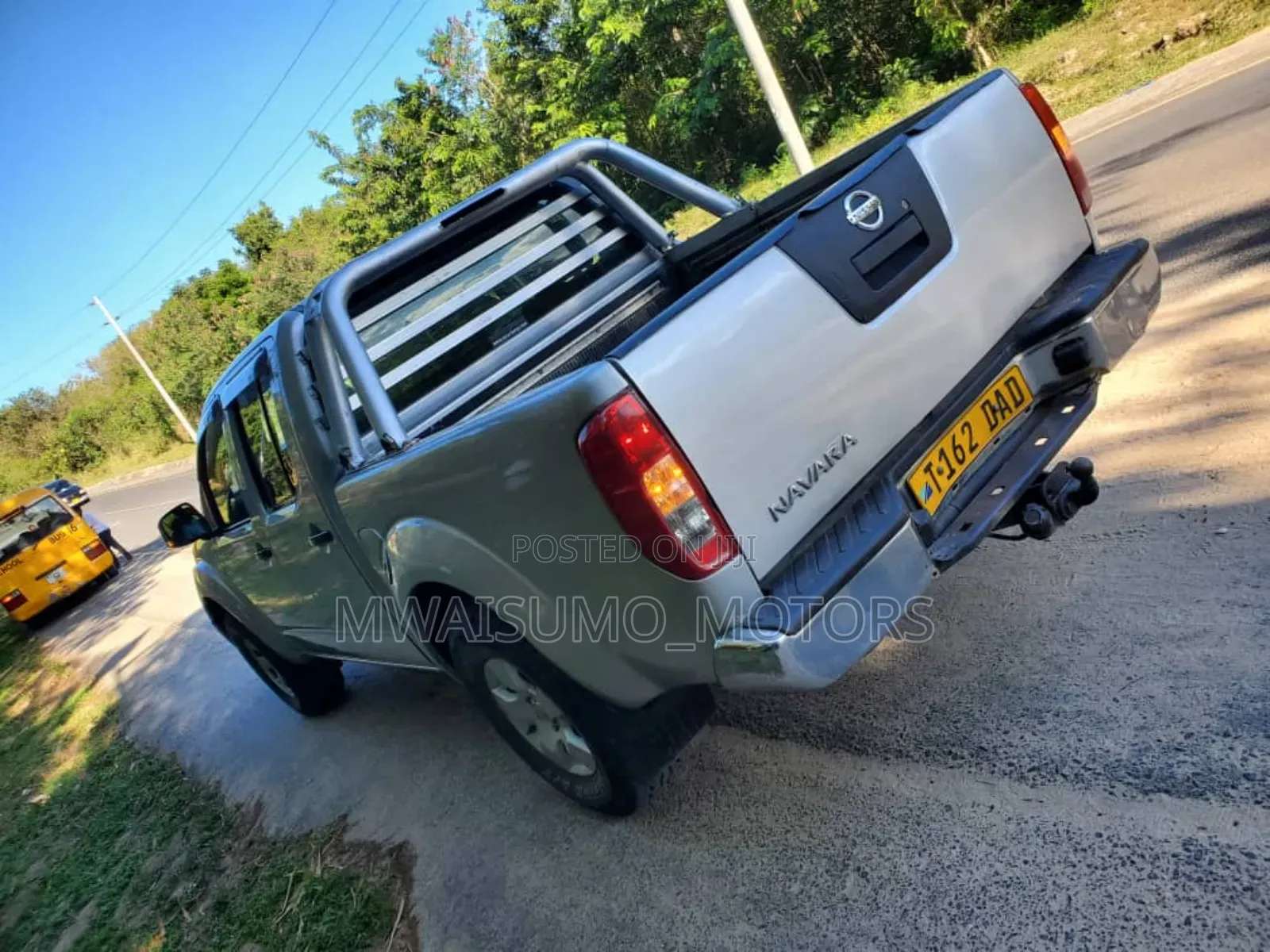 Nissan Navara 2009 Silver