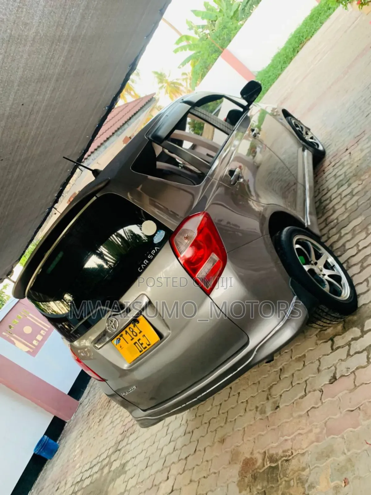 Toyota Ractis 2005 Gray