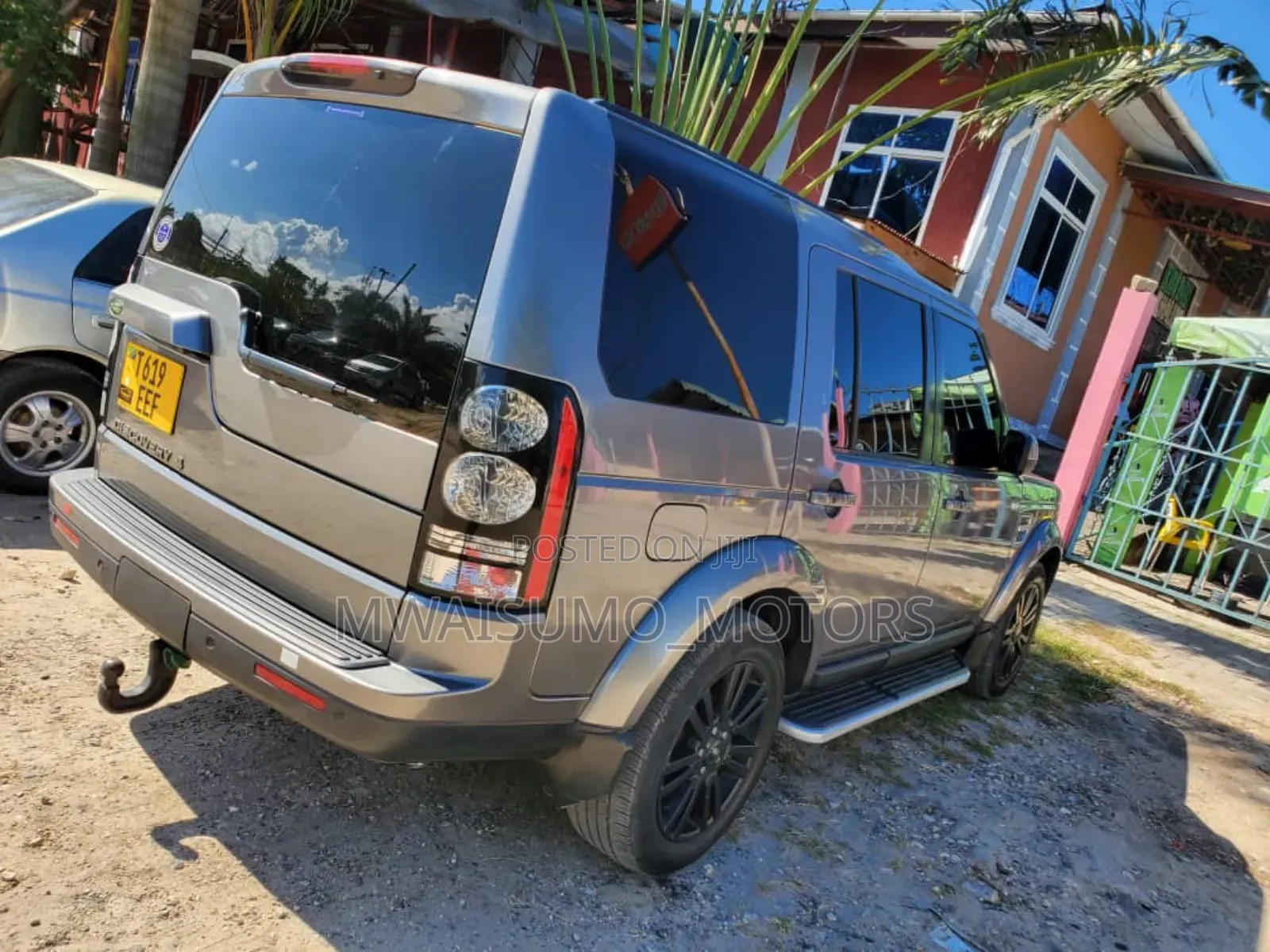 Land Rover Discovery 2010 Gray