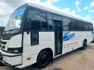 Tata Starbus Ultra Skool 1997 White