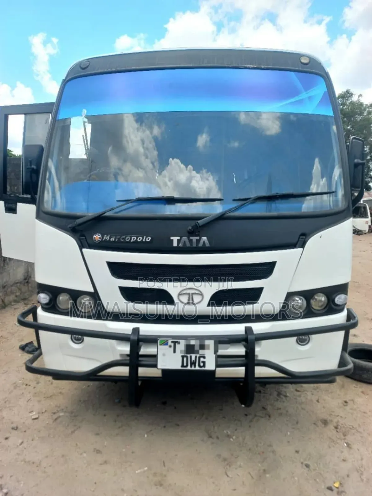 Tata Starbus Ultra Skool 1997 White