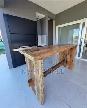 Bar Table Nzuri Sana