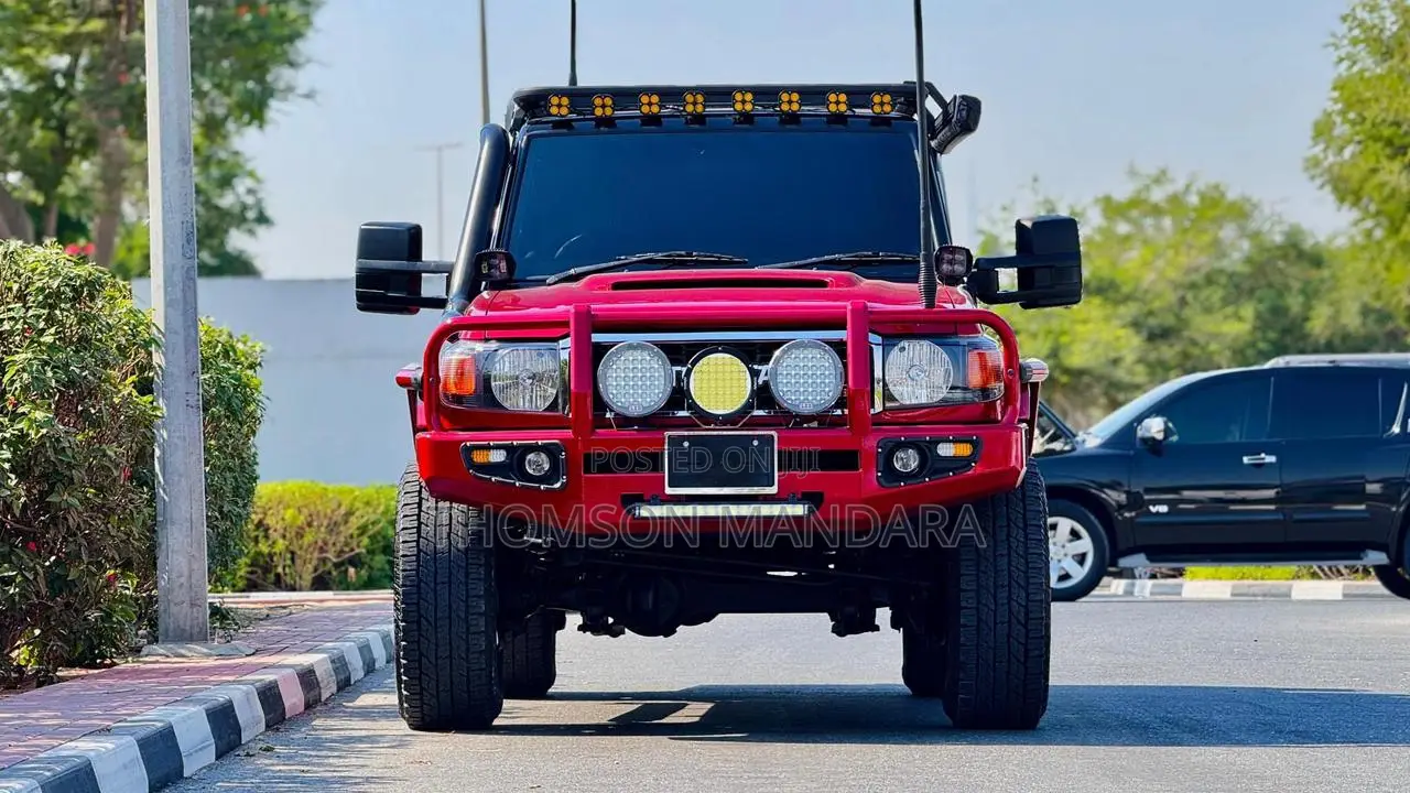 Toyota Land Cruiser 2013 Red