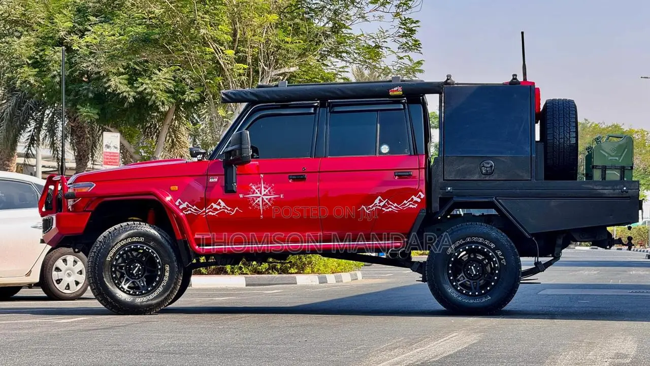 Toyota Land Cruiser 2013 Red