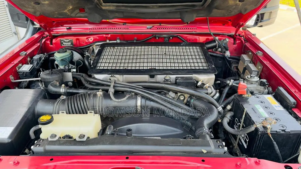 Toyota Land Cruiser 2013 Red