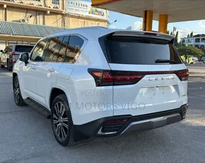 New Lexus LX 2023 White