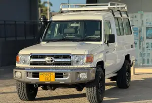 Toyota Land Cruiser 2012 White