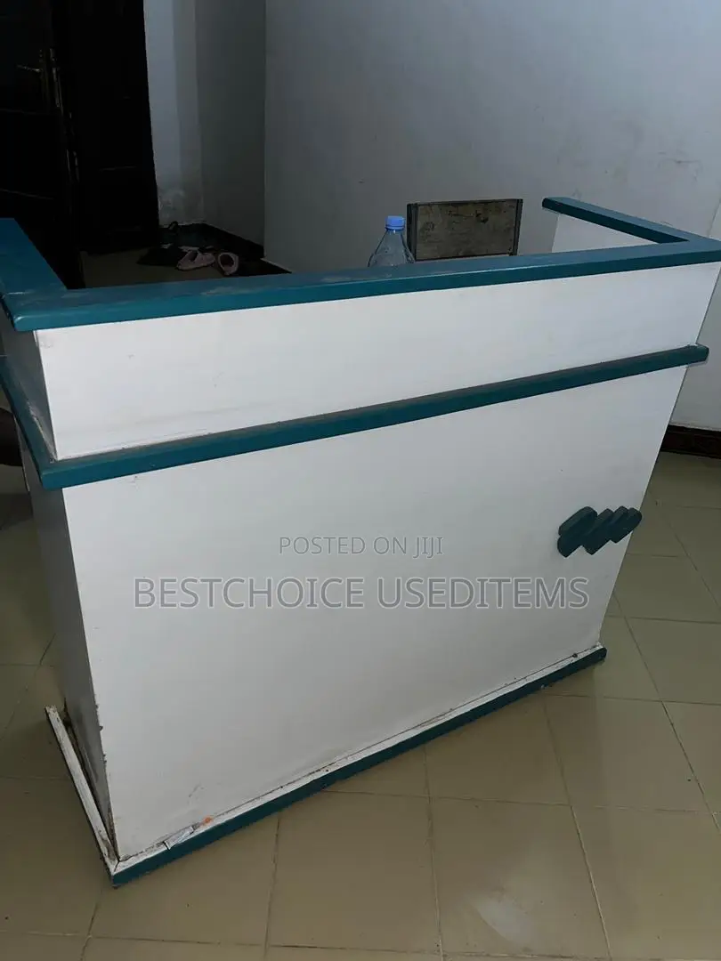 Reception Table Mbao Ngumu Nzuri Mnoo Bado
