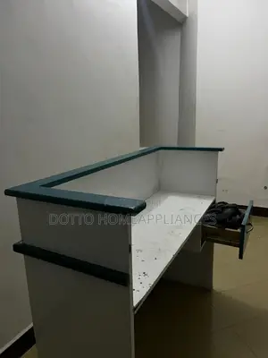 Reception Table Mbao Ngumu Nzuri Mnoo Bado