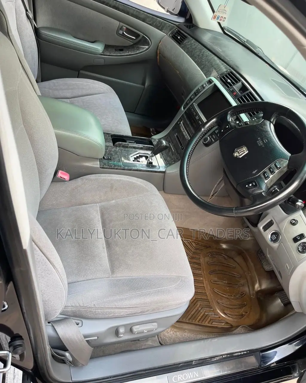 Toyota Crown Royale 2005 Blue