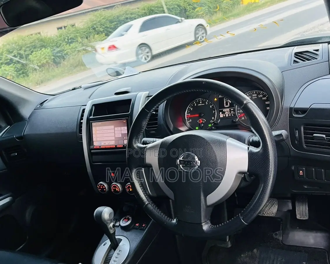 Nissan X-Trail 2011 Black