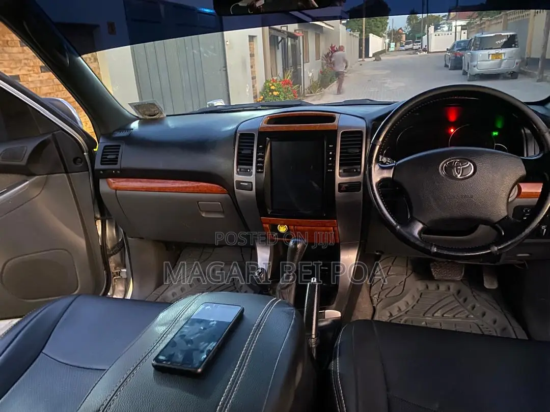 Toyota Land Cruiser Prado 2005 Silver