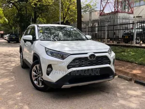 Toyota RAV4 2019 White