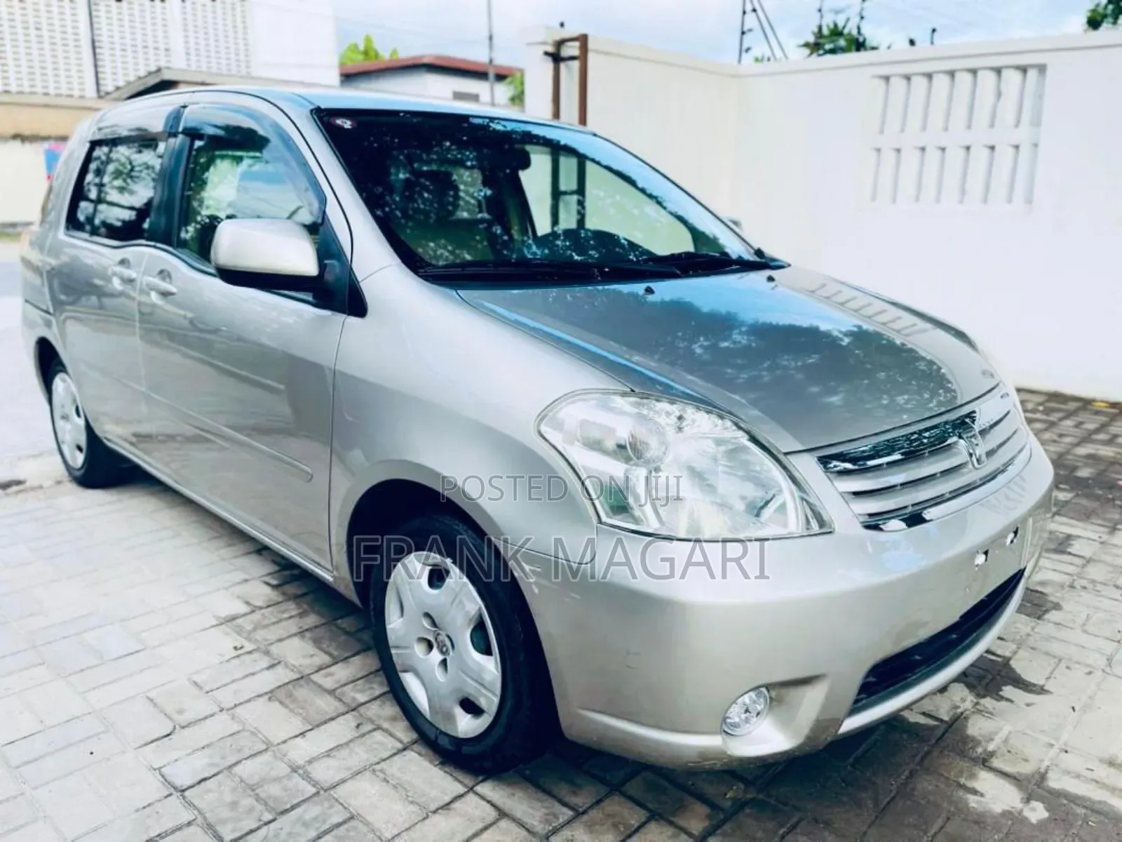 Toyota Raum 2003 Gold