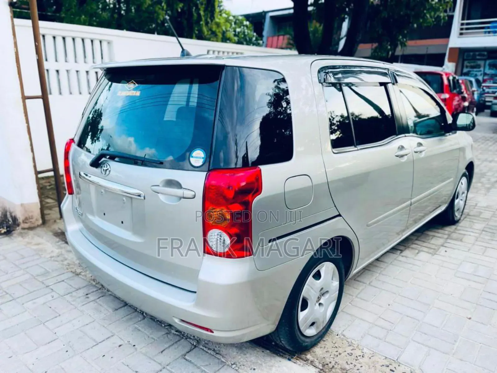 Toyota Raum 2003 Gold