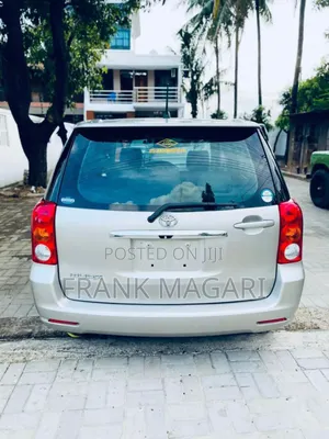Toyota Raum 2003 Gold