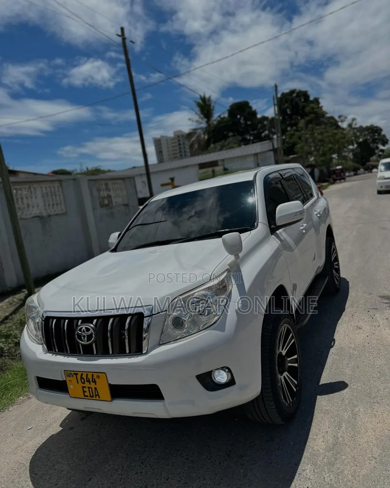 Toyota Land Cruiser Prado 2013 White