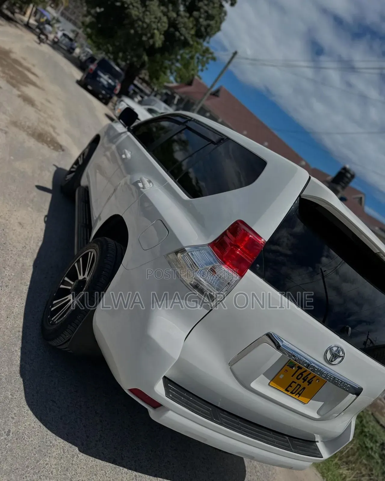 Toyota Land Cruiser Prado 2013 White