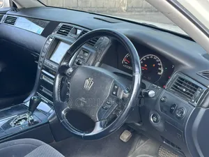 Toyota Crown 2007 White