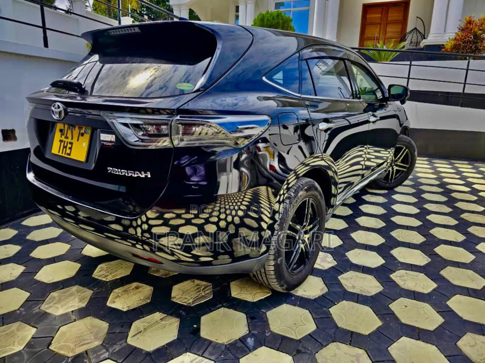 Toyota Harrier 2.5 Hybrid 4WD 2014 Black