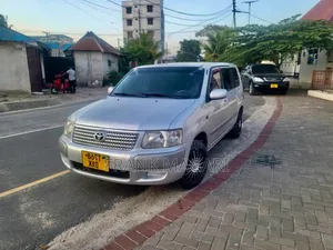 Photo - Toyota Succeed 2003 Silver
