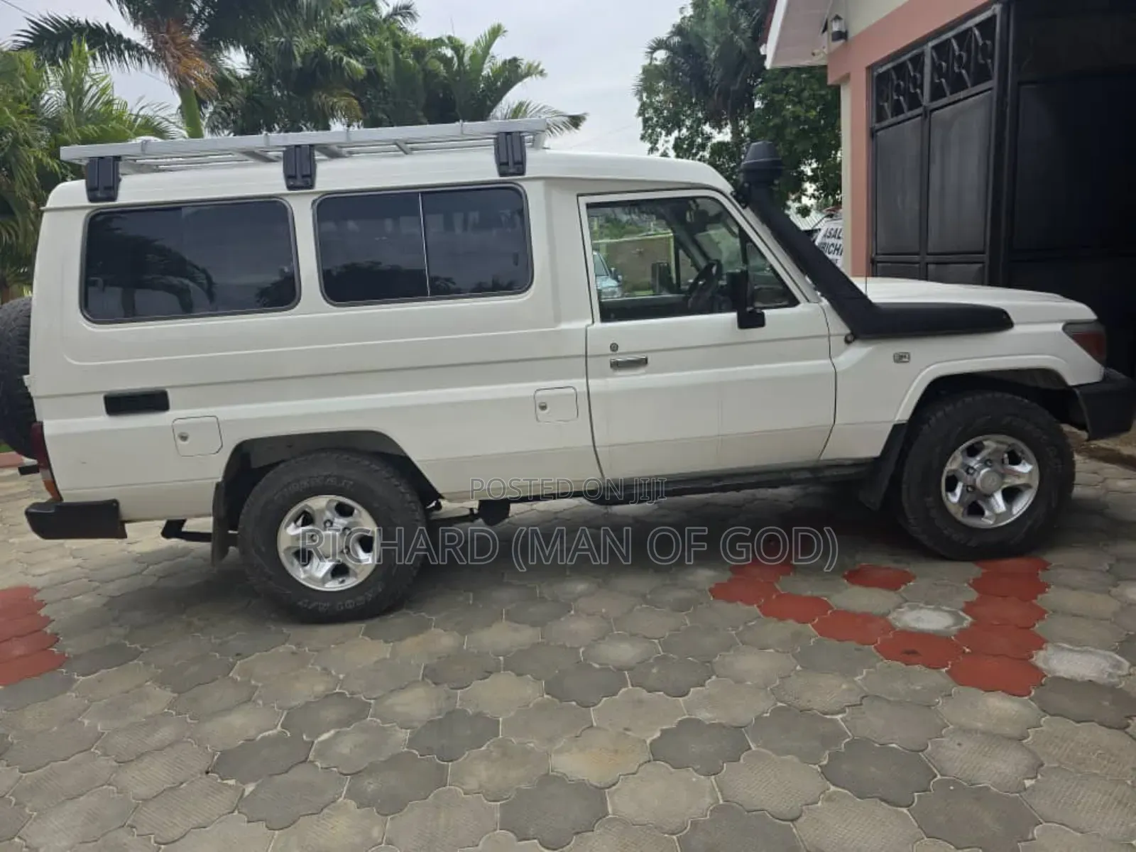 Toyota Land Cruiser 2007 White