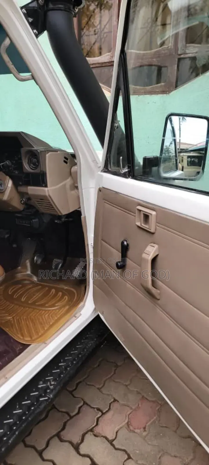 Toyota Land Cruiser 2007 White