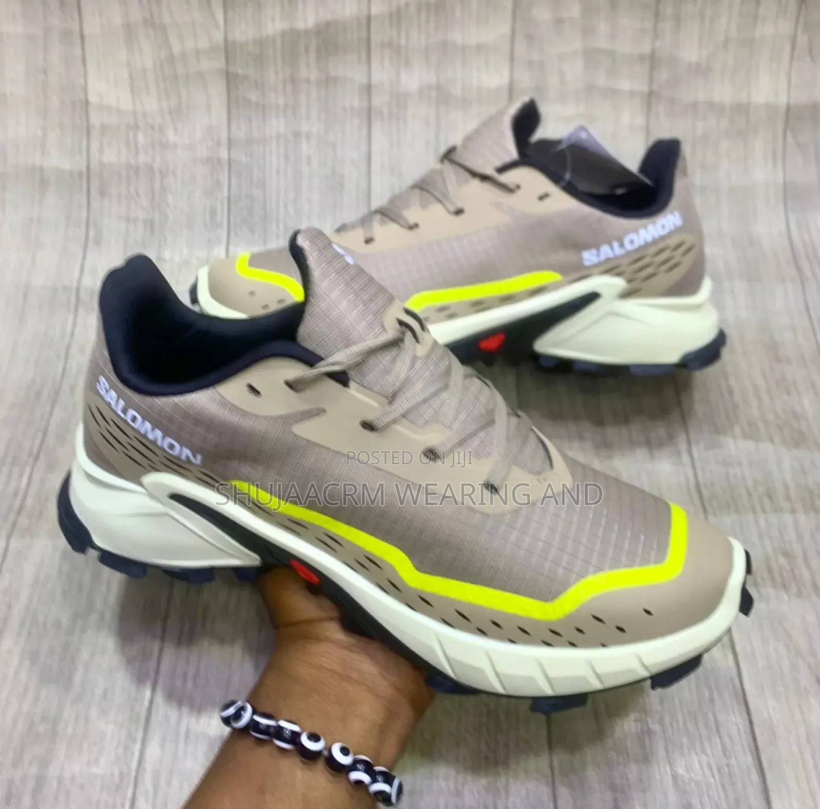 Salomon Sneakers/Shoes
