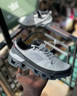 Best Quality Men's Shoes/Footwears