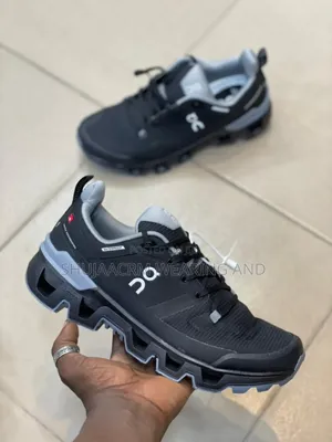 Best Quality Men's Shoes/Footwears