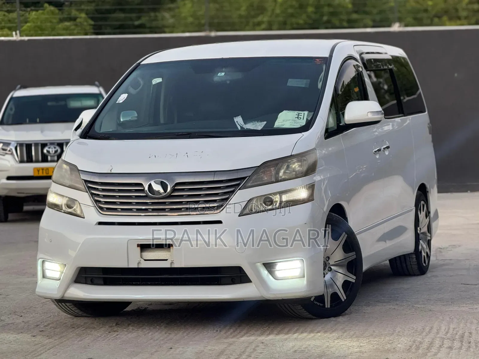 Toyota Vellfire 2009 White