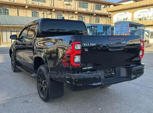 Toyota Hilux 2022 Black