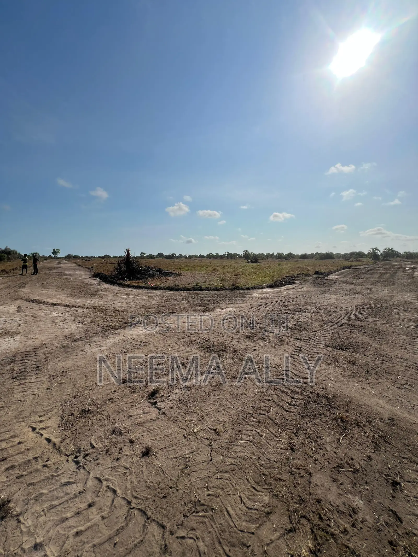 Viwanja Karibu Na Barabara Kuu