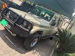 Toyota Land Cruiser 2004 Beige