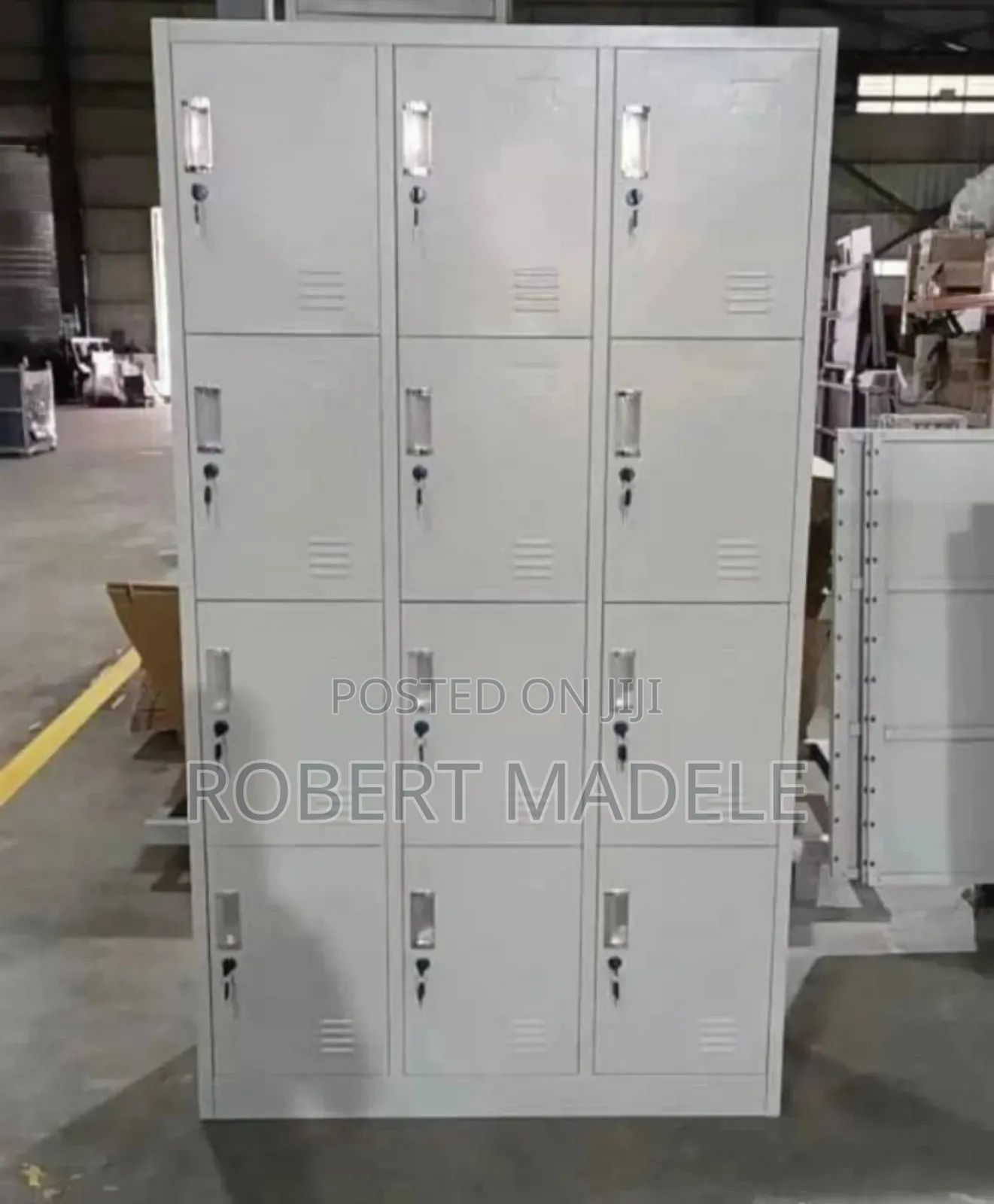 Locker Droo 12