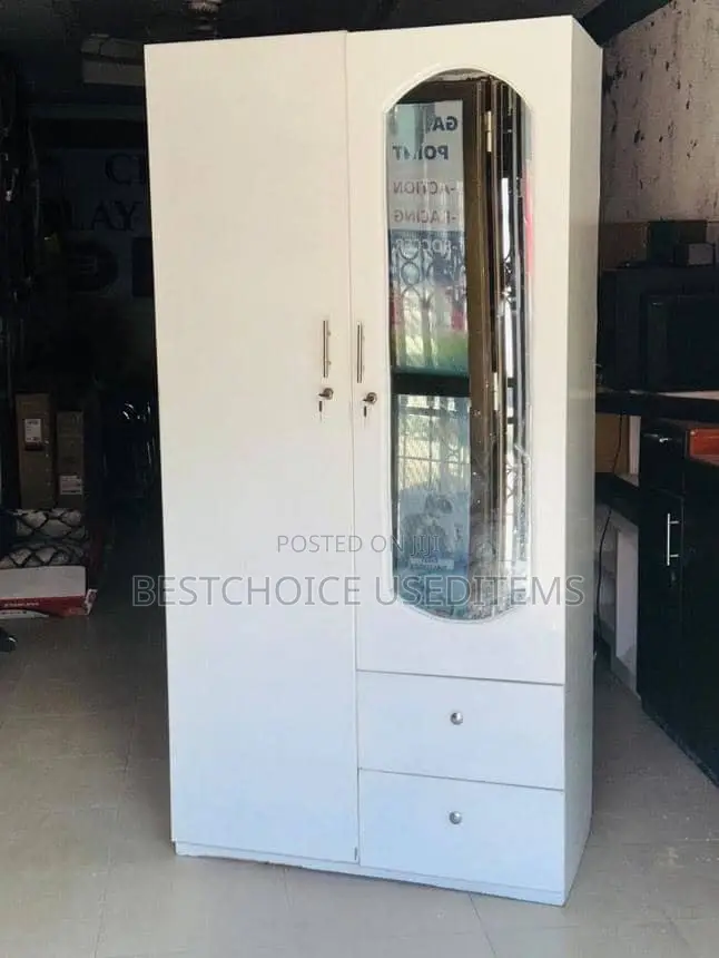 Kabati Nyeupe Milango Miwili Used Like New Bei Tu
