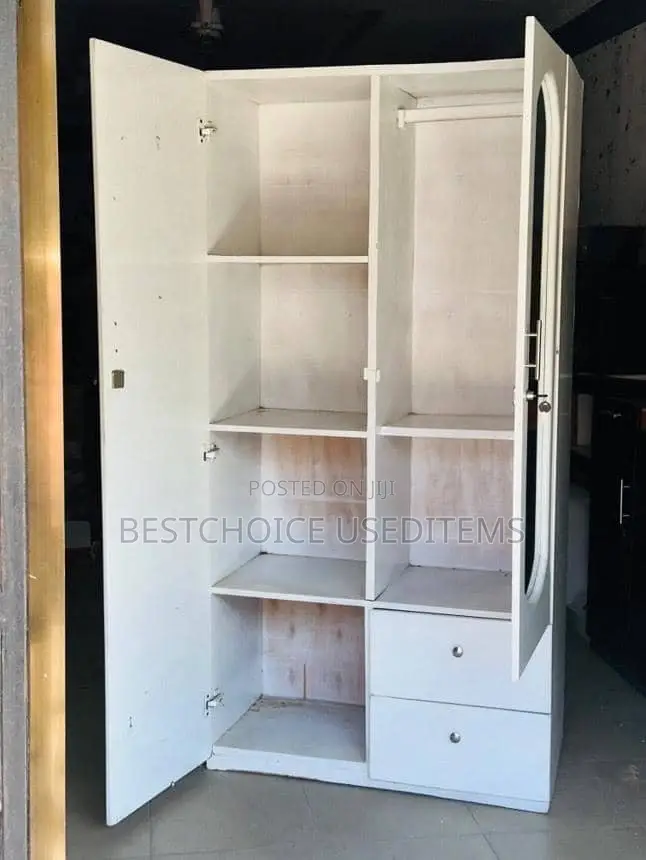 Kabati Nyeupe Milango Miwili Used Like New Bei Tu
