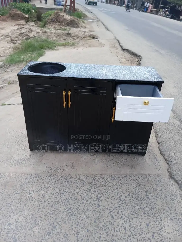 Kutchen Cabinet Nzuri Nzurii Rangi Nyeusi Na Droo Nyeupe