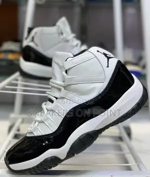 AIR JORDAN 11 Retro