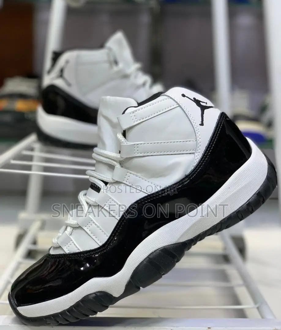 AIR JORDAN 11 Retro