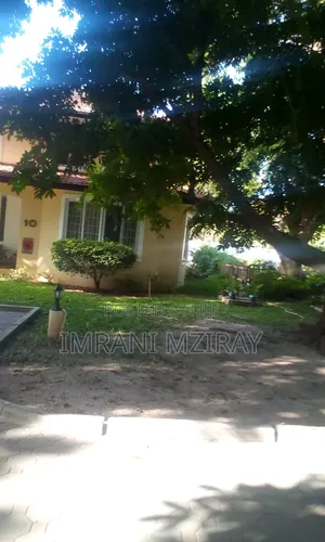 5bdrm Townhouse / Terrace in Masaki for rent