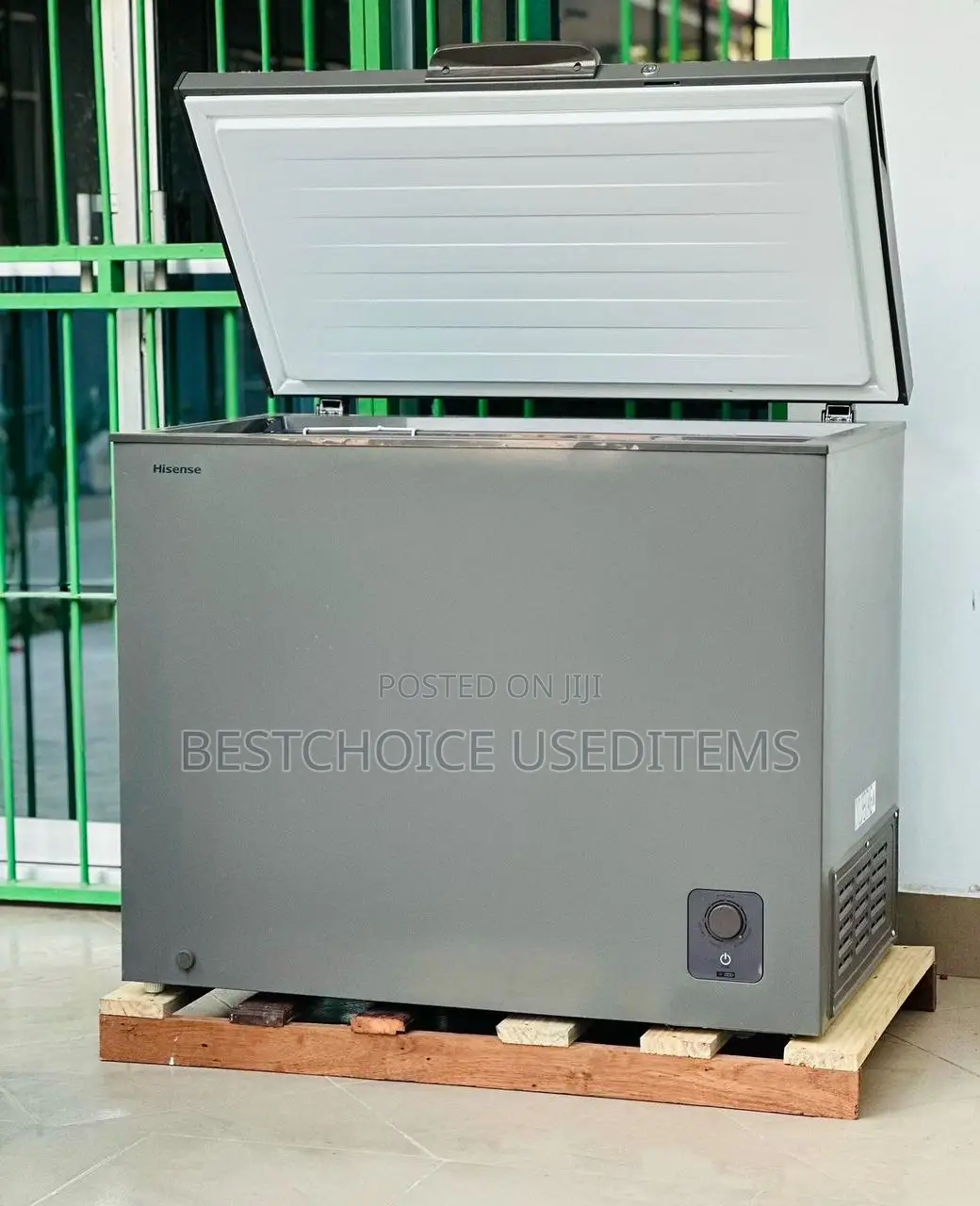 Hisense Chest Freezer // 250L //