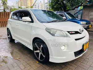 Toyota IST 2006 Off white