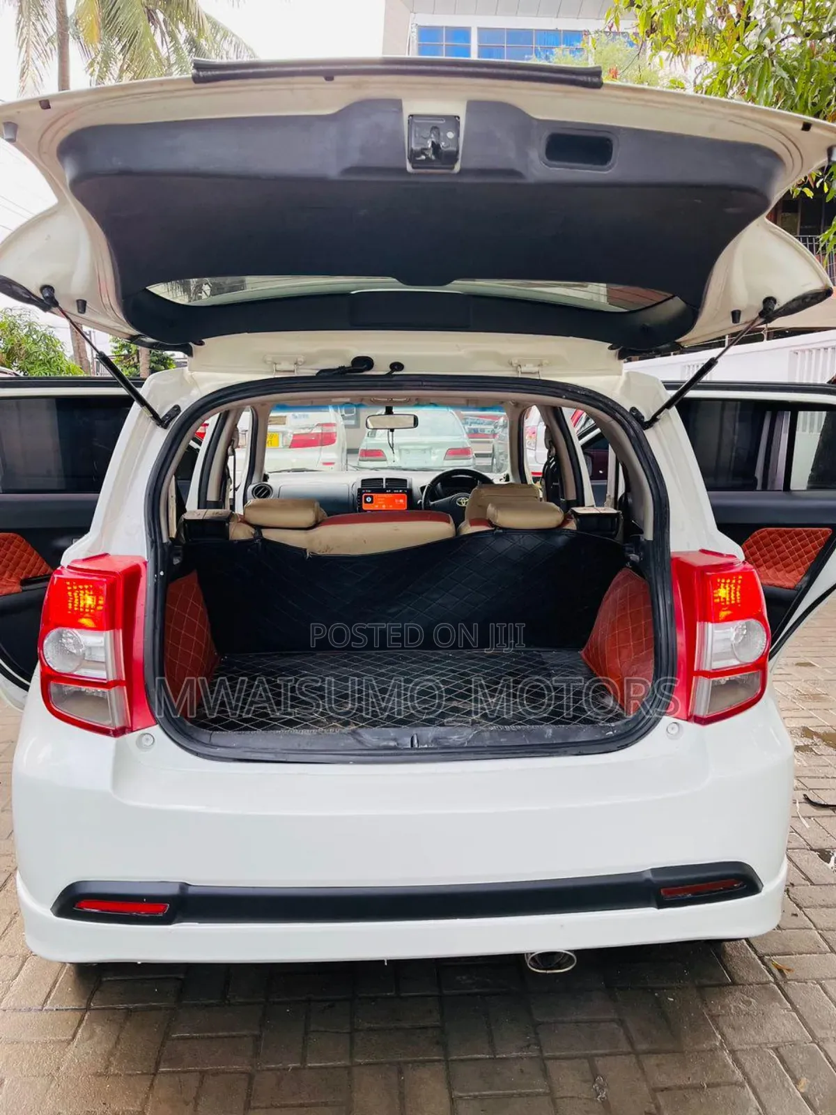 Toyota IST 2006 Off white