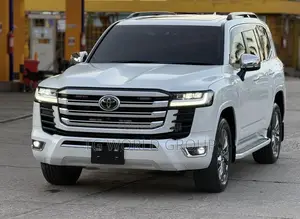 Toyota Land Cruiser 2023 White