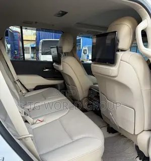 Toyota Land Cruiser 2023 White