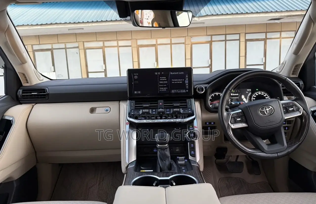 Toyota Land Cruiser 2023 White