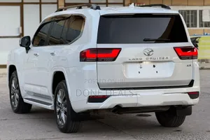 Toyota Land Cruiser 2023 White