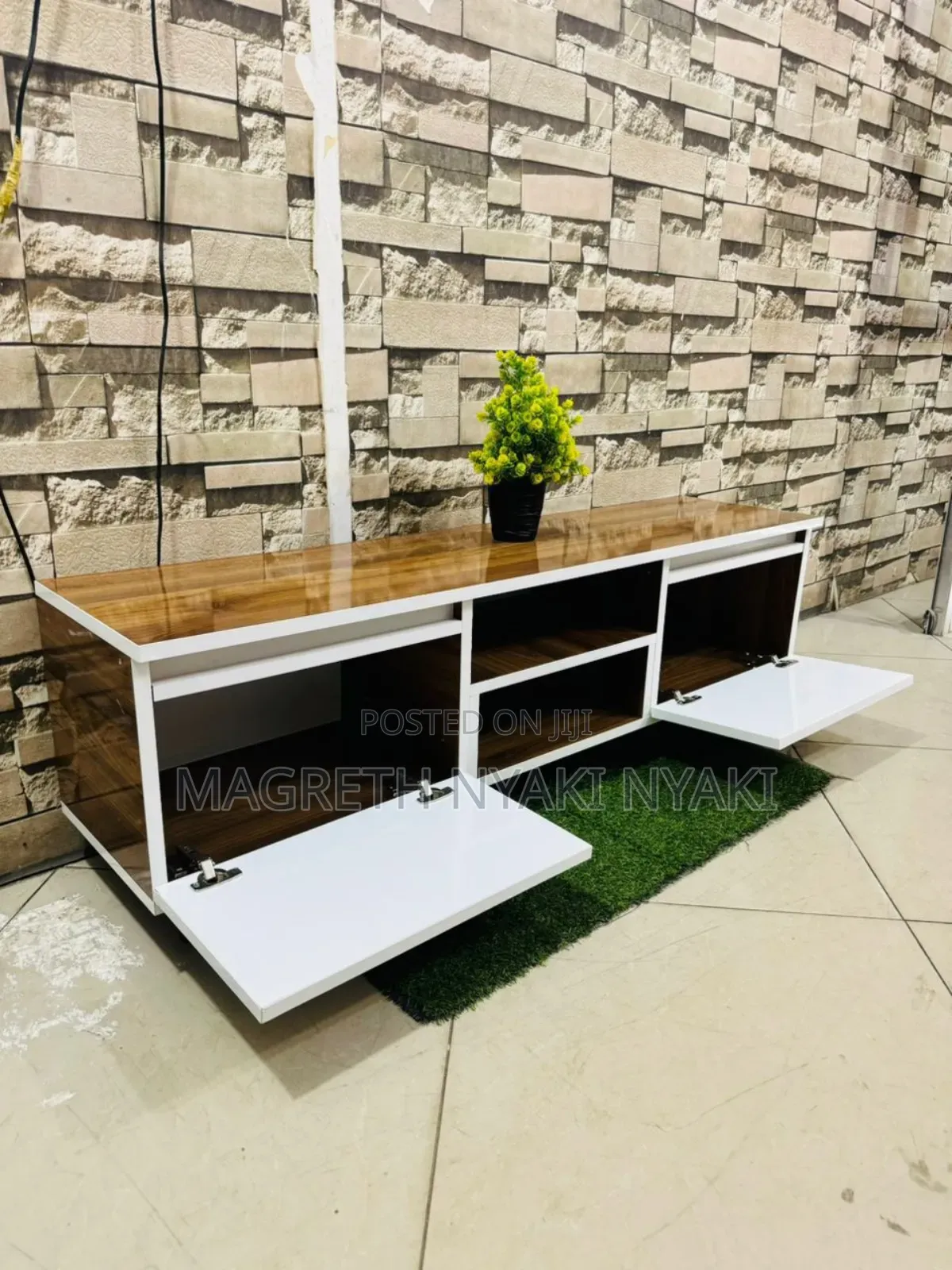 Nauza Show Case Futi 6