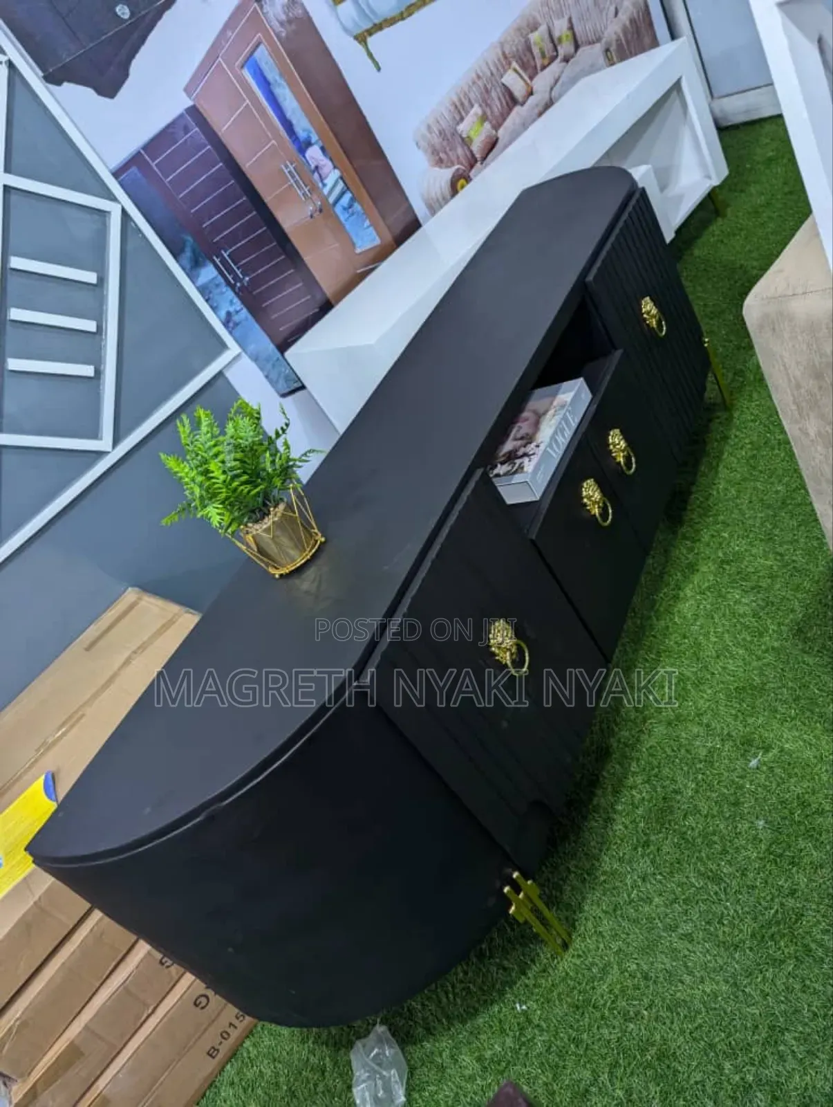 Nauza Show Case Futi 6 Nyeusi